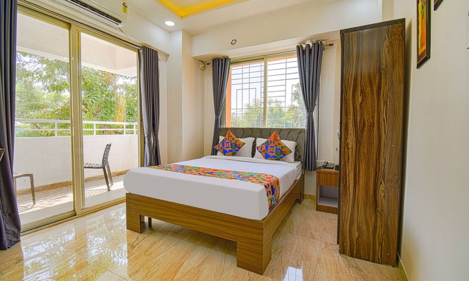 Mundhwa Hotel | Fabhotel Red Velvet Inn & Suites