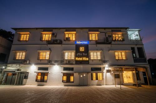 Jogeshwari West Hotel | FabHotel Riza International - Nr Nesco Exhibition Centre