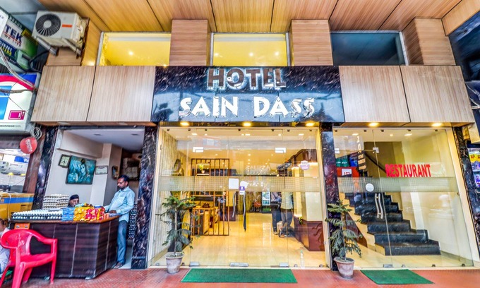 Kanpur Hotel | FabHotel Sain Dass