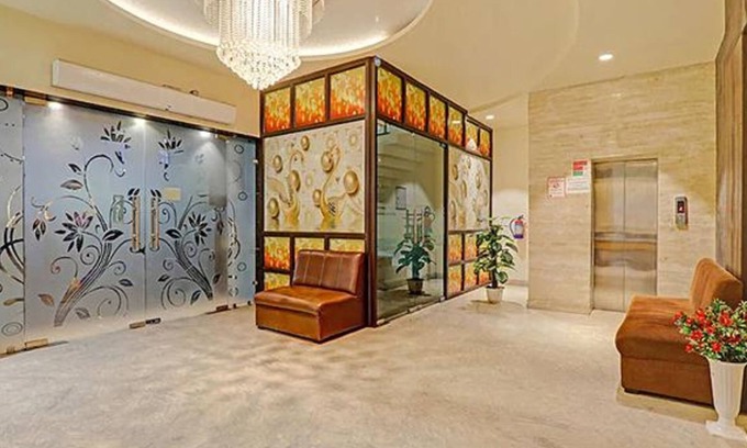 Gomti Nagar Hotel | Fabhotel Sam Inn