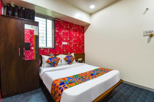 Donaje Hotel | FabHotel Skylight Studio Rooms - Nr MCF CAMP