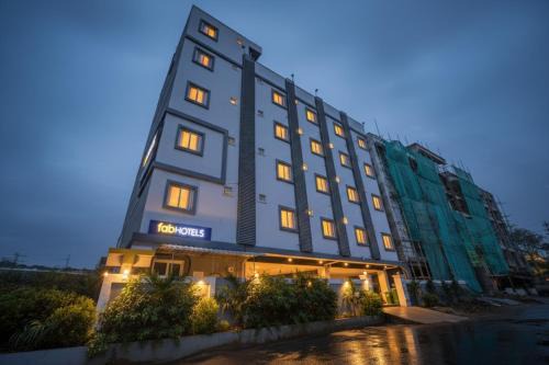 Serilingampally Hotel | FabHotel SSR Ikon Suites - Nr Hyderabad Central University, Kondapur