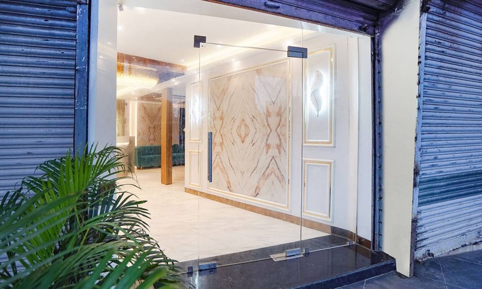 Kurla West Hotel | Fabhotel Well Back