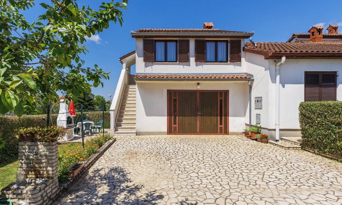 Valdebek Apartamento | Fabiana by Interhome