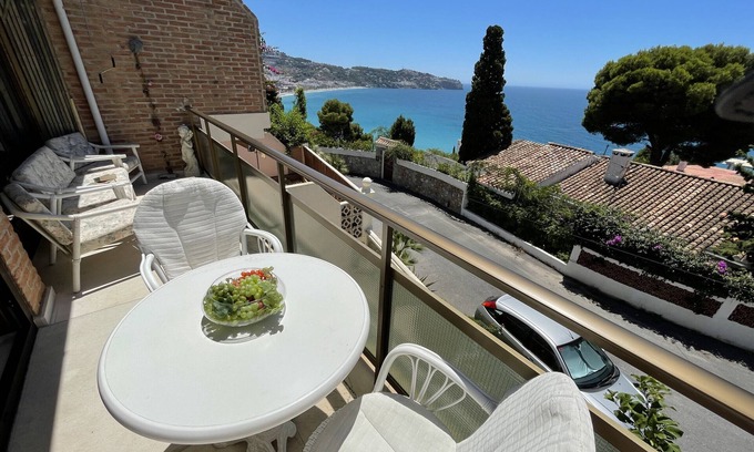 Almuñécar Chalet De Esquí | Fabulous 2 bedroom chalet with stunning views and