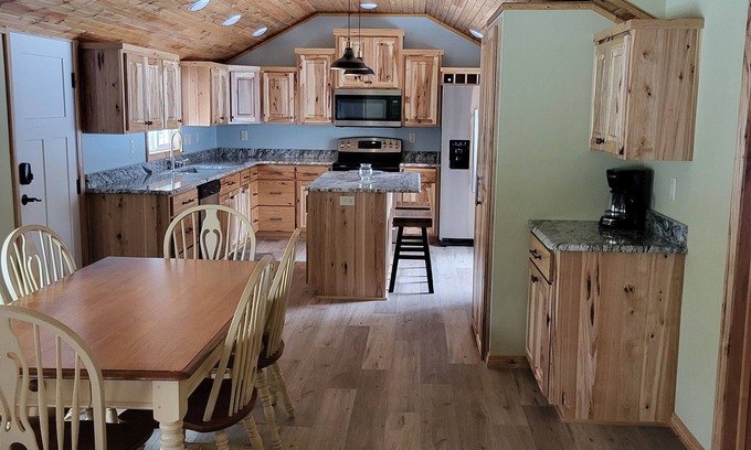 Sturgeon Bay Casa | Fabulous 2-bedroom house with WiFi in Sturgeon Bay