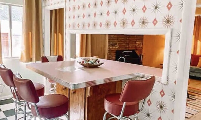 Salina Casa | Fabulous 50's & Hot Tub