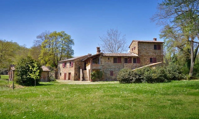 Lucignano Villa | ¡FABULOSA CASA DE 6 HABITACIONES CON MARAVILLOSA PISCINA Y JARDÍN EN EL CORAZÓN DE TOSCANA!