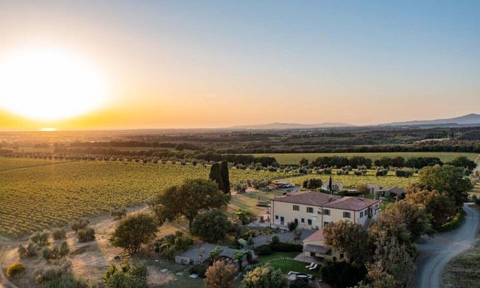 Bolgheri Villa | FABULOUS 7BD-7BA VILLA W/ BEAUTIFUL VIEWS AT BOLGHERI