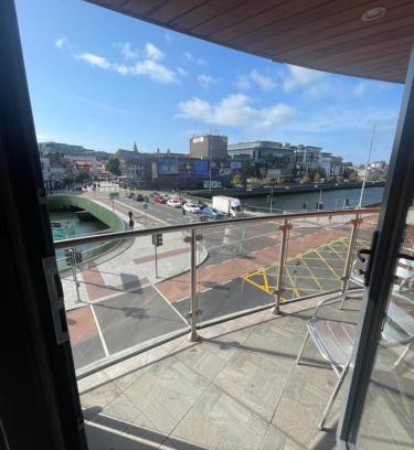 Victorian Quarter Apartamento | Fabulous and Sunny 2 bed Apartment, in City Centre