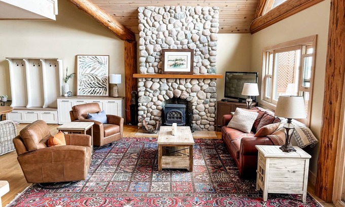 Crowes Landing Cabaña | Fabulous cottage suite, spectacular Stoney Lake view!