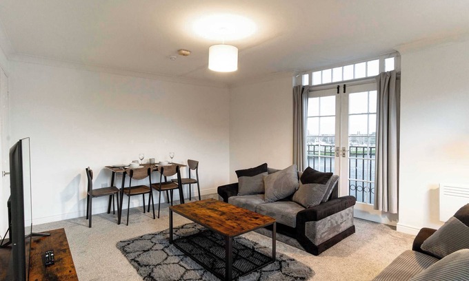 Southend-on-Sea Apartamento | Lovely 2 Bed Harbourside Apartment with Sea Views
