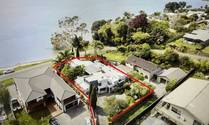 Whakamarama Casa | Fabulous House on the Harbour
