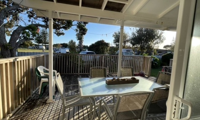 Waipu Cove Casa | Fabulous Kiwi Bach, steps away to beautiful Waipu Cove beach!