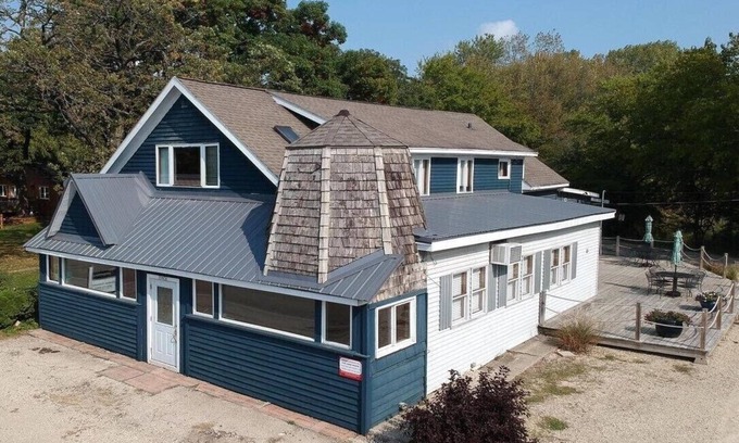 Powers Lake Casa | Fabulous Lake House near Lake Geneva, 1.5 hours from Chicago!!