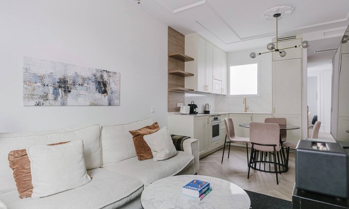 Lista Apartamento | Fabulous Lista 3BR w/ A/C, 4 min from El Retiro Park, by Blueground