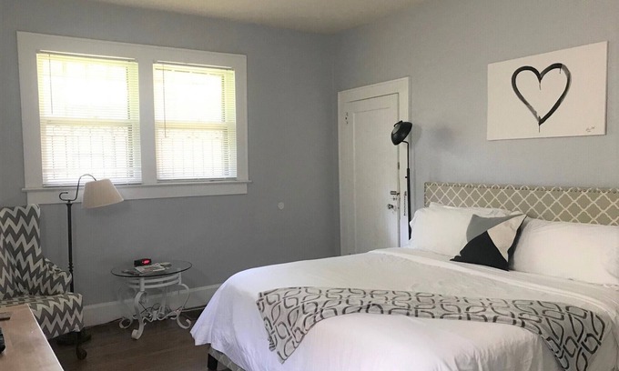 Birmingham Casa | Fabulosa ubicación recientemente actualizada 3bd / 2bth Home