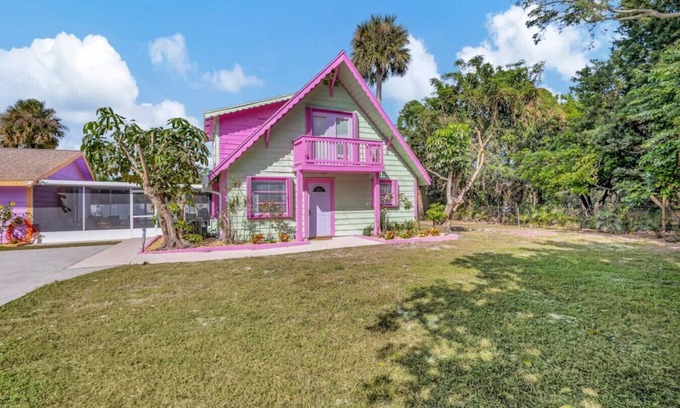 Indian River Estates Casa | Fabulous Poolside Paradise