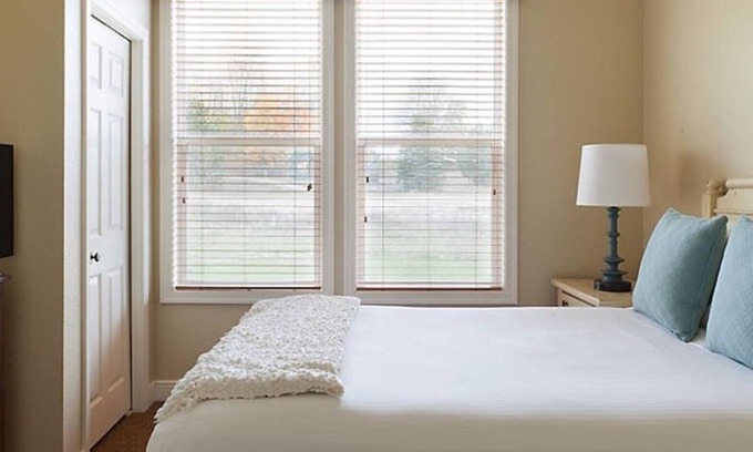 Boyne Falls Complejo | Fabulous Scenic Fall Retreat Oct 9-16
