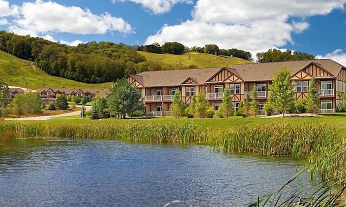Boyne Falls Complejo | Fabulous Scenic Fall Retreat Oct 10-17