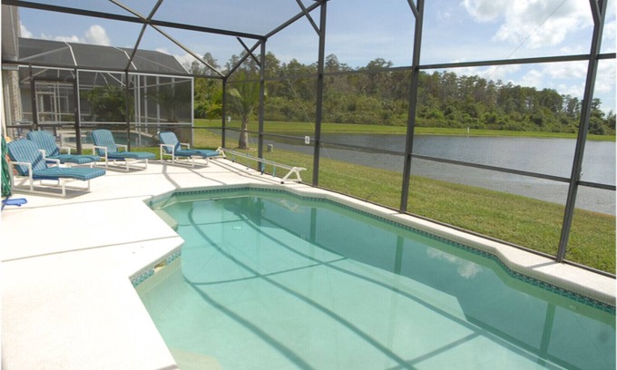 Eagle Pointe South Villa | Fabulosa villa frente al lago con orientación sur y piscina privada