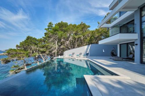 Blato Villa | Fabulous Villa Sansarea with a pool near the sea