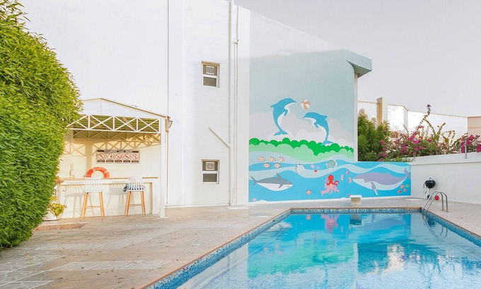 Umm Suqeim 1 Villa | Fabulous villa w/ swimming pool, billiards table, garden oasis
