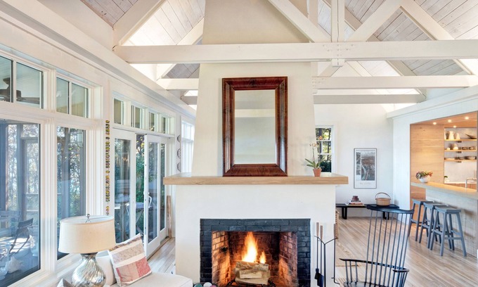 Tisbury Casa | Fabulous Waterfront house with Beach & Private Dock