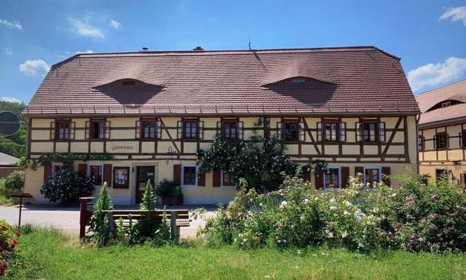 Leisnig Otro | Fachwerkhof Klosterbuch - Idyllic guest house at the historic monastery