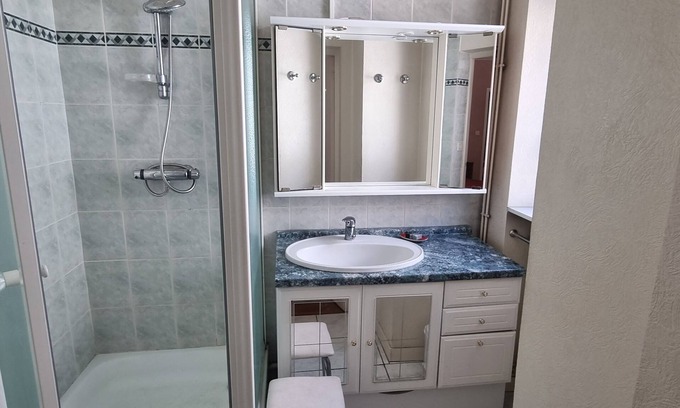 Audierne Apartamento | Facing the port of Audierne, close to beaches and Pointe de Raz