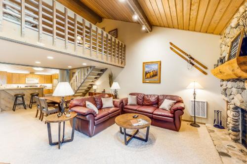 Elkhorn Village Casa | Fair Away