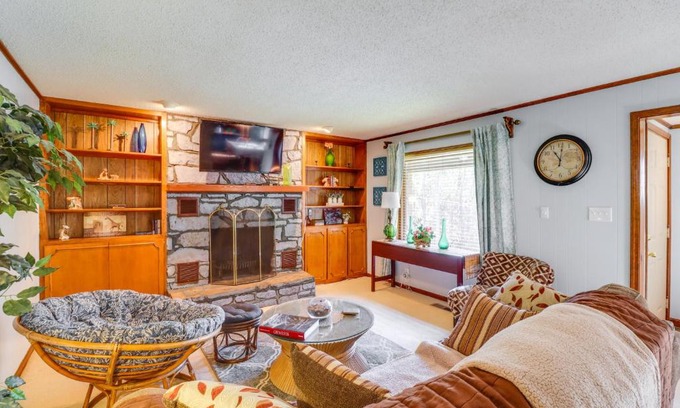 Fairfield Bay Casa | Fairfield Bay Getaway Less Than 10 Mi to Boating and Hiking