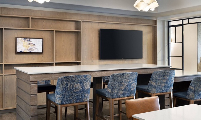 Raisin Hotel | Fairfield by Marriott Inn & Suites Fresno River Park