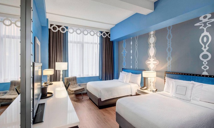 Streeterville Hotel | Fairfield Inn & Suites Chicago Downtown / Magnificent Mile