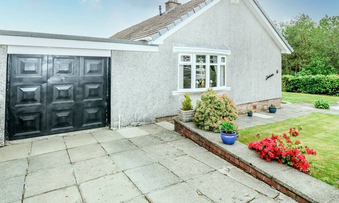 Kilsyth Cabaña | FAIRHAVEN, pet friendly, with a garden in Kilsyth