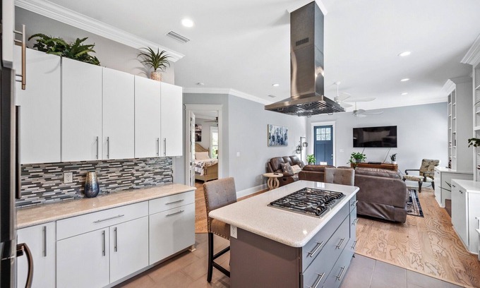Montrose Casa | Fairhope Luxe Home - 2x King Bedrooms! 3 Min Walk to Mobile Bay! New!