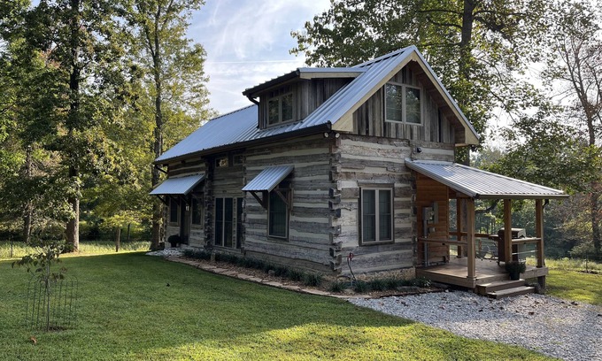 Cookeville Cabina | Fairview Dogtrot Cabin close to Cummins Falls