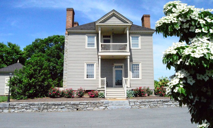 Front Royal Casa | Fairview House