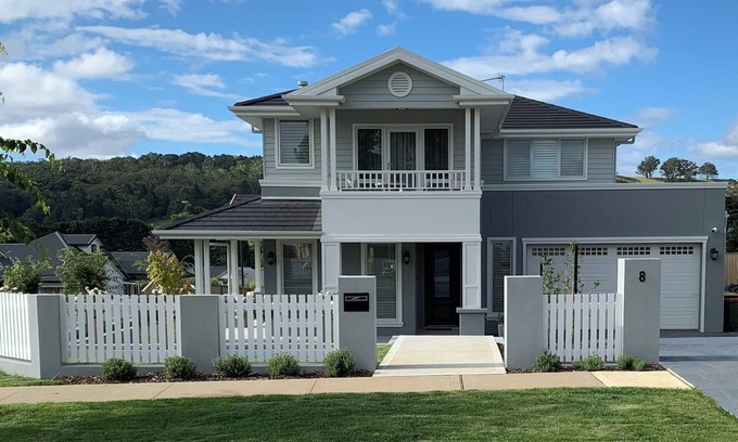 Bowral Casa | Fairview luxury Hamptons style home in Bowral's exclusive Retford Park Estate