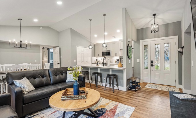 Bella Vista Casa | Fairway on the Trail! Cozy 2-bedroom townhome, ride out Back 40/golf course.