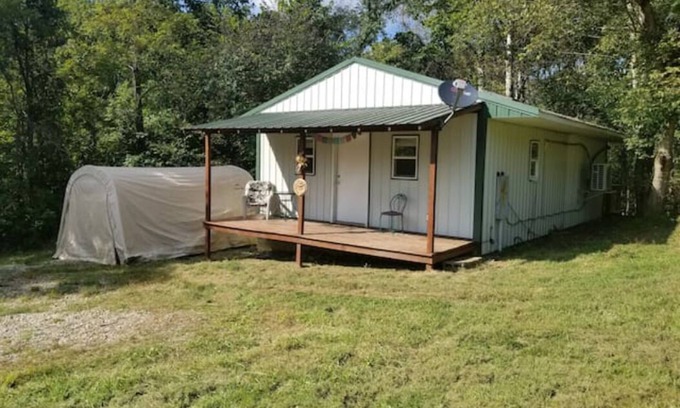 Carpenter Cabina | Fairy House - two bedroom cabin on a peaceful farm