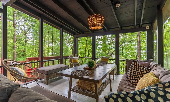 Huntsville Cabaña | Fairy Lake Hideaway - Stunning Muskoka Lakehouse minutes to Downtown Huntsville