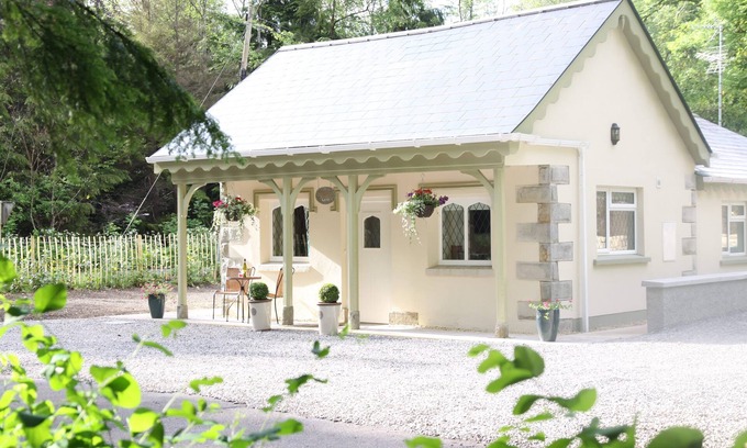 Fivemiletown Cabaña | Cuento de hadas 5 Star Gate Lodge en Country Estate