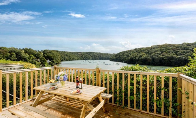 Truro Casa | Fal River Cottage