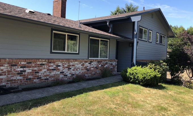 Rockaway Beach Casa | Falcon House - Modern ranch next to city park and just 5 blocks from the beach.