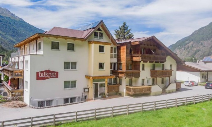 Laengenfeld Apartamento | Falkner by Interhome