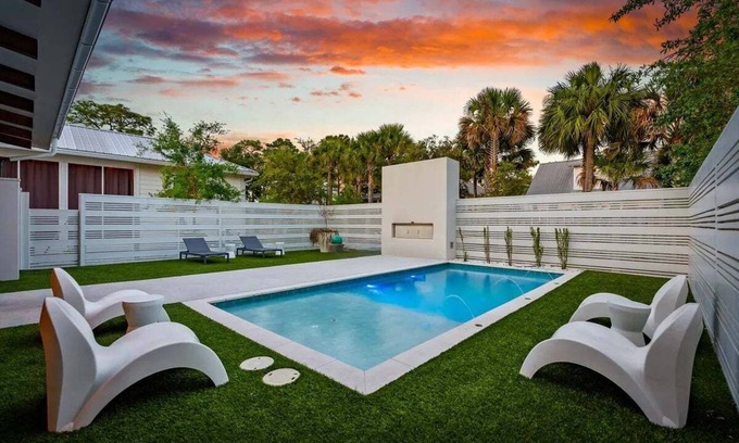 Sugarwood Beach Casa | Fall Available! Private Pool, Beach Access, Golf Cart and Bikes