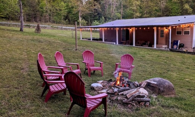 Pikeville Casa | Fall Creek Falls Hillside Getaway