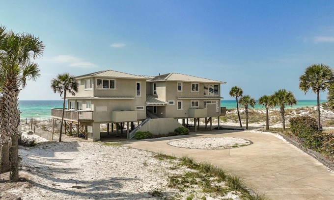 Gulf Pines Casa | Summer Dates Available! Gulf View! Steps from the Sand! 3 Adult Bikes!