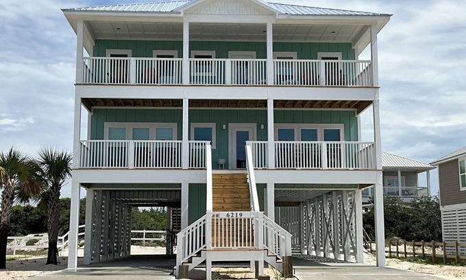 Morgantown Casa | Reduced rates for all of August! Spectacular 2nd tier w/ great views!